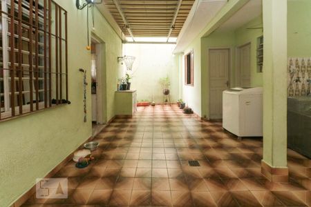 Casa à venda com 250m², 4 quartos e 3 vagas Casa à venda com 250m², 4 quartos e 3 vagasÁrea de serviço