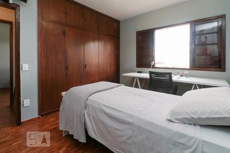 Casa à venda com 250m², 4 quartos e 3 vagas Casa à venda com 250m², 4 quartos e 3 vagasQuarto 3