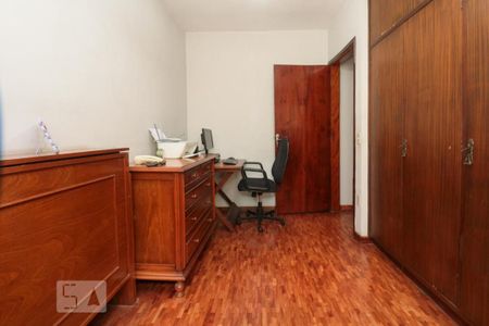 Casa à venda com 250m², 4 quartos e 3 vagas Casa à venda com 250m², 4 quartos e 3 vagasQuarto 1