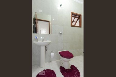 Casa à venda com 193m², 3 quartos e 3 vagas Casa à venda com 193m², 3 quartos e 3 vagasBanheiro Social
