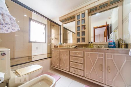 Apartamento à venda com 178m², 4 quartos e 3 vagas Apartamento à venda com 178m², 4 quartos e 3 vagasBanheiro do Quarto 4