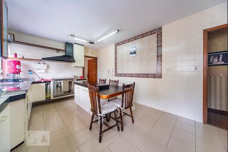 Apartamento à venda com 178m², 4 quartos e 3 vagas Apartamento à venda com 178m², 4 quartos e 3 vagasCozinha