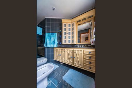 Apartamento à venda com 178m², 4 quartos e 3 vagas Apartamento à venda com 178m², 4 quartos e 3 vagasBanheiro do Quarto 3