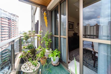 Apartamento à venda com 178m², 4 quartos e 3 vagas Apartamento à venda com 178m², 4 quartos e 3 vagasVaranda da Sala