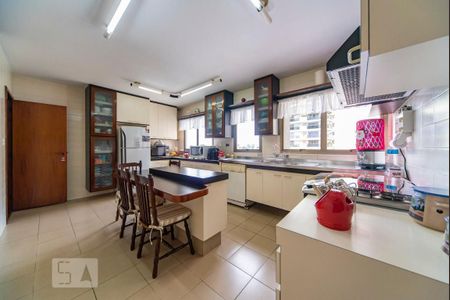 Apartamento à venda com 178m², 4 quartos e 3 vagas Apartamento à venda com 178m², 4 quartos e 3 vagasCozinha