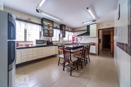 Apartamento à venda com 178m², 4 quartos e 3 vagas Apartamento à venda com 178m², 4 quartos e 3 vagasCozinha