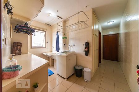 Apartamento à venda com 178m², 4 quartos e 3 vagas Apartamento à venda com 178m², 4 quartos e 3 vagasÁrea de Serviço