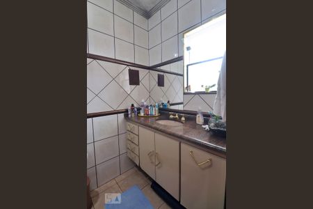 Casa para alugar com 181m², 3 quartos e 2 vagasBanheiro da Suíte