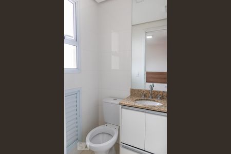 Apartamento para alugar com 59m², 2 quartos e 2 vagas Apartamento para alugar com 59m², 2 quartos e 2 vagasBanheiro da suíte