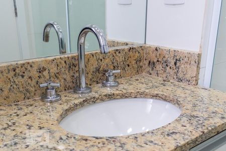 Apartamento para alugar com 59m², 2 quartos e 2 vagas Apartamento para alugar com 59m², 2 quartos e 2 vagasBanheiro da suíte