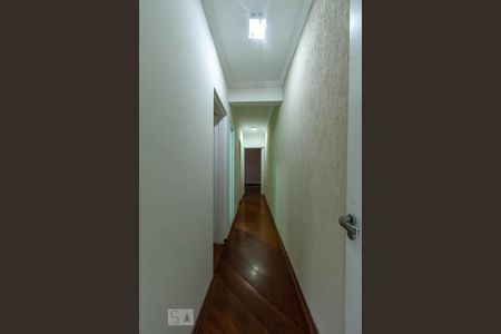 Corredor de casa para alugar com 3 quartos, 150m² em Parque Terra Nova Ii, São Bernardo do Campo