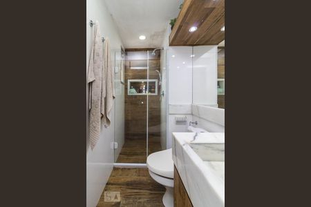 Apartamento à venda com 63m², 2 quartos e 1 vaga Apartamento à venda com 63m², 2 quartos e 1 vagaBanheiro