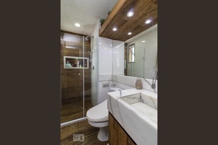 Apartamento à venda com 63m², 2 quartos e 1 vaga Apartamento à venda com 63m², 2 quartos e 1 vagaBanheiro