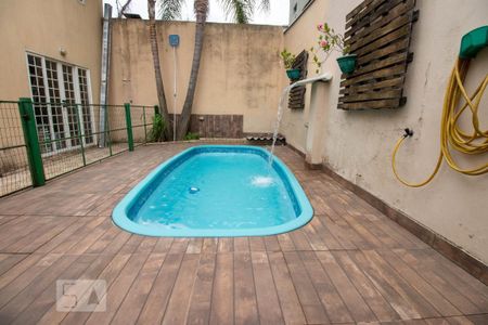 Casa à venda com 200m², 3 quartos e 4 vagasPiscina