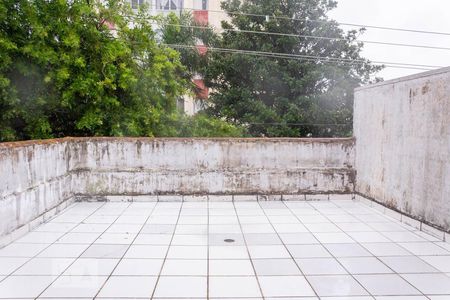 Casa à venda com 184m², 4 quartos e 1 vaga Casa à venda com 184m², 4 quartos e 1 vagaVaranda