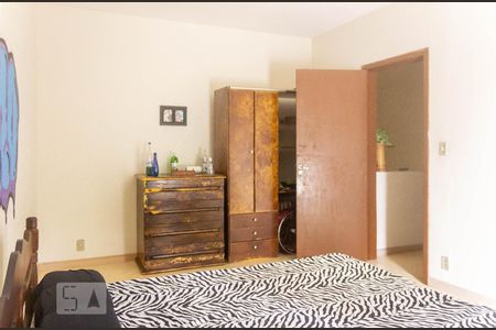 Casa à venda com 184m², 4 quartos e 1 vaga Casa à venda com 184m², 4 quartos e 1 vagaQuarto 1