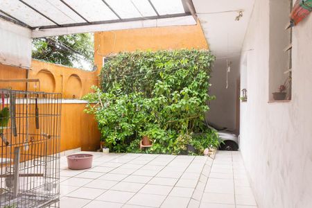 Casa à venda com 184m², 4 quartos e 1 vaga Casa à venda com 184m², 4 quartos e 1 vagaQuintal