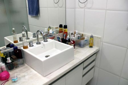 Casa à venda com 216m², 4 quartos e 3 vagasBanheiro da Suíte