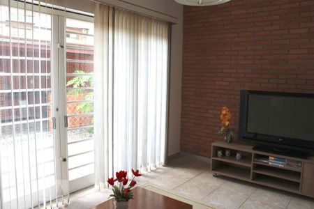 Casa à venda com 216m², 4 quartos e 3 vagasSala 2