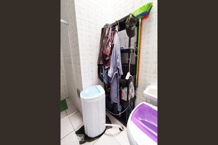 Apartamento à venda com 100m², 2 quartos e sem vagaBanheiro e Área de serviço