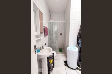 Apartamento à venda com 100m², 2 quartos e sem vagaBanheiro e Área de serviço