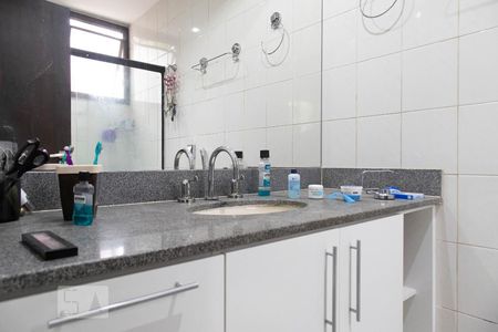 Apartamento à venda com 150m², 4 quartos e 2 vagas Apartamento à venda com 150m², 4 quartos e 2 vagasBanheiro da suíte