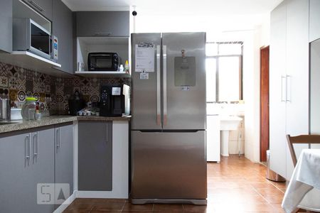 Apartamento à venda com 150m², 4 quartos e 2 vagas Apartamento à venda com 150m², 4 quartos e 2 vagasCozinha