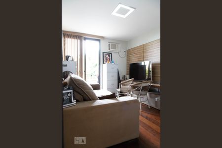 Apartamento à venda com 150m², 4 quartos e 2 vagas Apartamento à venda com 150m², 4 quartos e 2 vagasQuarto 1