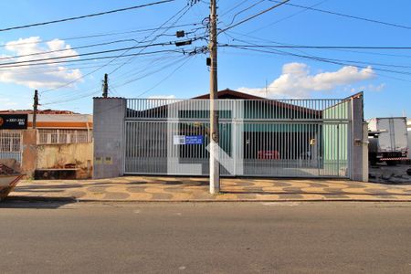 Casa à venda com 180m², 3 quartos e 6 vagasFachada