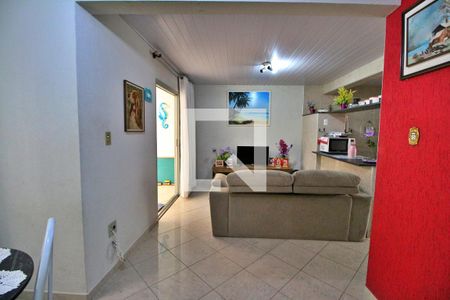 Casa à venda com 180m², 3 quartos e 6 vagasSala (fundos)