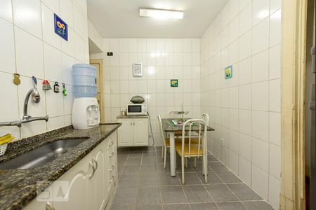 Apartamento à venda com 158m², 3 quartos e sem vaga Apartamento à venda com 158m², 3 quartos e sem vagaCozinha