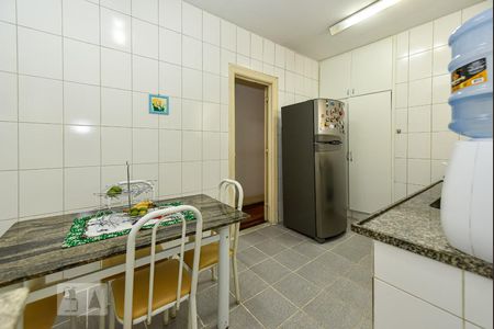 Apartamento à venda com 158m², 3 quartos e sem vaga Apartamento à venda com 158m², 3 quartos e sem vagaCozinha