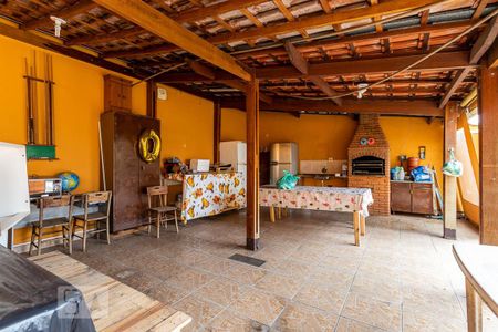 Casa à venda com 300m², 3 quartos e 4 vagas Casa à venda com 300m², 3 quartos e 4 vagasChurrasqueira