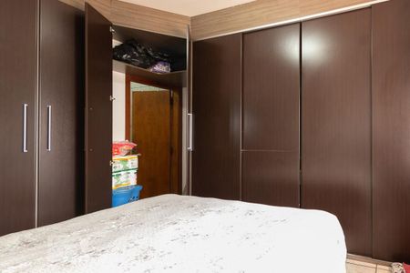 Casa à venda com 300m², 3 quartos e 4 vagas Casa à venda com 300m², 3 quartos e 4 vagasQuarto suíte