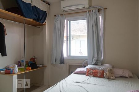 Casa de condomínio à venda com 150m², 3 quartos e 2 vagas Casa de condomínio à venda com 150m², 3 quartos e 2 vagasQuarto 1