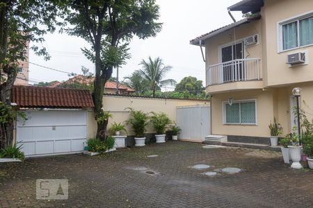 Casa de condomínio à venda com 150m², 3 quartos e 2 vagas Casa de condomínio à venda com 150m², 3 quartos e 2 vagasÁrea Comum