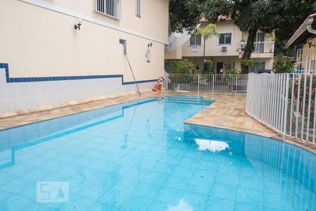 Casa de condomínio à venda com 150m², 3 quartos e 2 vagas Casa de condomínio à venda com 150m², 3 quartos e 2 vagasÁrea comum - Piscina