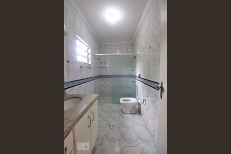 Casa à venda com 141m², 3 quartos e 2 vagasBanheiro da Suíte