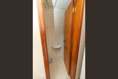 Apartamento à venda com 475m², 3 quartos e 2 vagas Apartamento à venda com 475m², 3 quartos e 2 vagasBanheiro de Serviço