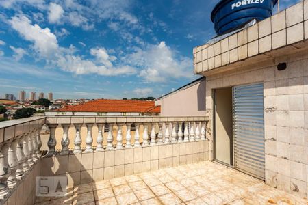 Casa à venda com 150m², 3 quartos e 2 vagas Casa à venda com 150m², 3 quartos e 2 vagasVaranda