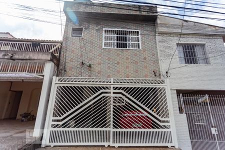 Casa à venda com 150m², 3 quartos e 2 vagas Casa à venda com 150m², 3 quartos e 2 vagasFachada
