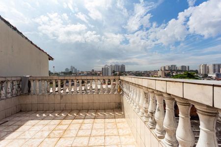 Casa à venda com 150m², 3 quartos e 2 vagas Casa à venda com 150m², 3 quartos e 2 vagasVaranda