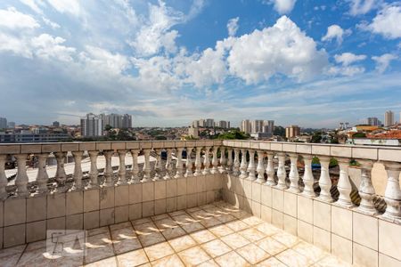 Casa à venda com 150m², 3 quartos e 2 vagas Casa à venda com 150m², 3 quartos e 2 vagasVaranda