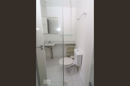 Apartamento à venda com 70m², 2 quartos e 1 vaga Apartamento à venda com 70m², 2 quartos e 1 vagaBanheiro da Suíte