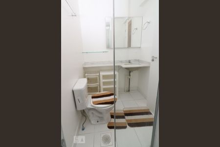 Apartamento à venda com 70m², 2 quartos e 1 vaga Apartamento à venda com 70m², 2 quartos e 1 vagaBanheiro Social