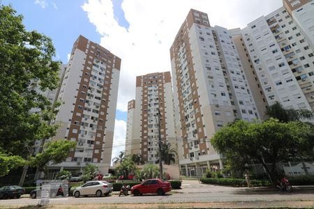 Apartamento à venda com 70m², 2 quartos e 1 vaga Apartamento à venda com 70m², 2 quartos e 1 vagaFachada do Condomínio