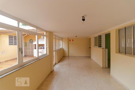 Casa à venda com 230m², 5 quartos e 4 vagas Casa à venda com 230m², 5 quartos e 4 vagasVaranda do Quarto 03 e Suíte 02
