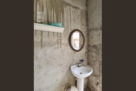 Casa à venda com 150m², 2 quartos e 1 vaga Casa à venda com 150m², 2 quartos e 1 vagaBanheiro de Serviço