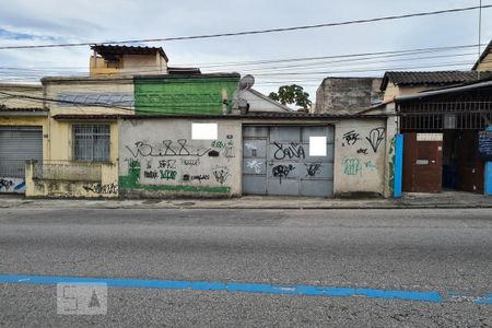 Casa à venda com 150m², 2 quartos e 1 vaga Casa à venda com 150m², 2 quartos e 1 vagaFachada