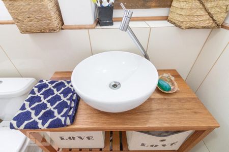 Apartamento à venda com 90m², 2 quartos e sem vaga Apartamento à venda com 90m², 2 quartos e sem vagaDetalhe do Banheiro - Pia